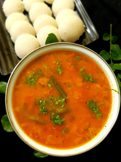 பாசிப்பருப்பு இட்லி சாம்பார் (moong dal sambar recipe in Tamil) செய்முறை முக்கிய புகைப்படம்