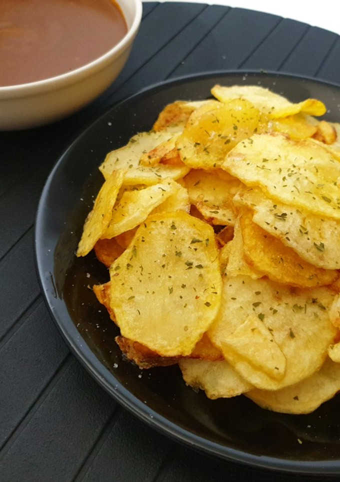 Una foto de Patatas crujientes con salsa brava