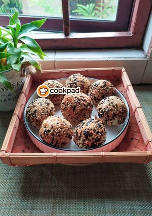 Gambar Kuih Bom bijan hitam