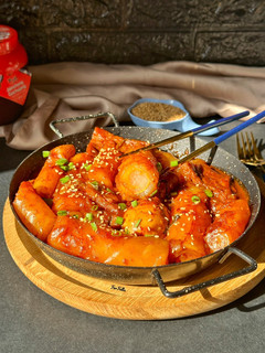 صورة لوصفة توكبوكي بورق الأرز والجبنة Tteokbokki 🇰🇷