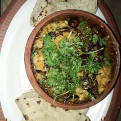 A picture of Mash daal fry.