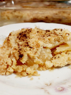 Una foto de Postre de manzana y peras con crumble crocante