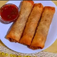 A picture of Crispy vegetables springs rolls.