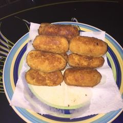 A picture of Crispy yam nuggets.