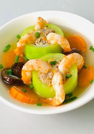 Hình của món Tôm nhồi bầu nấu nước dừa.