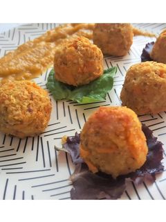 Una foto de Albóndigas Veganas con salsa de verduras