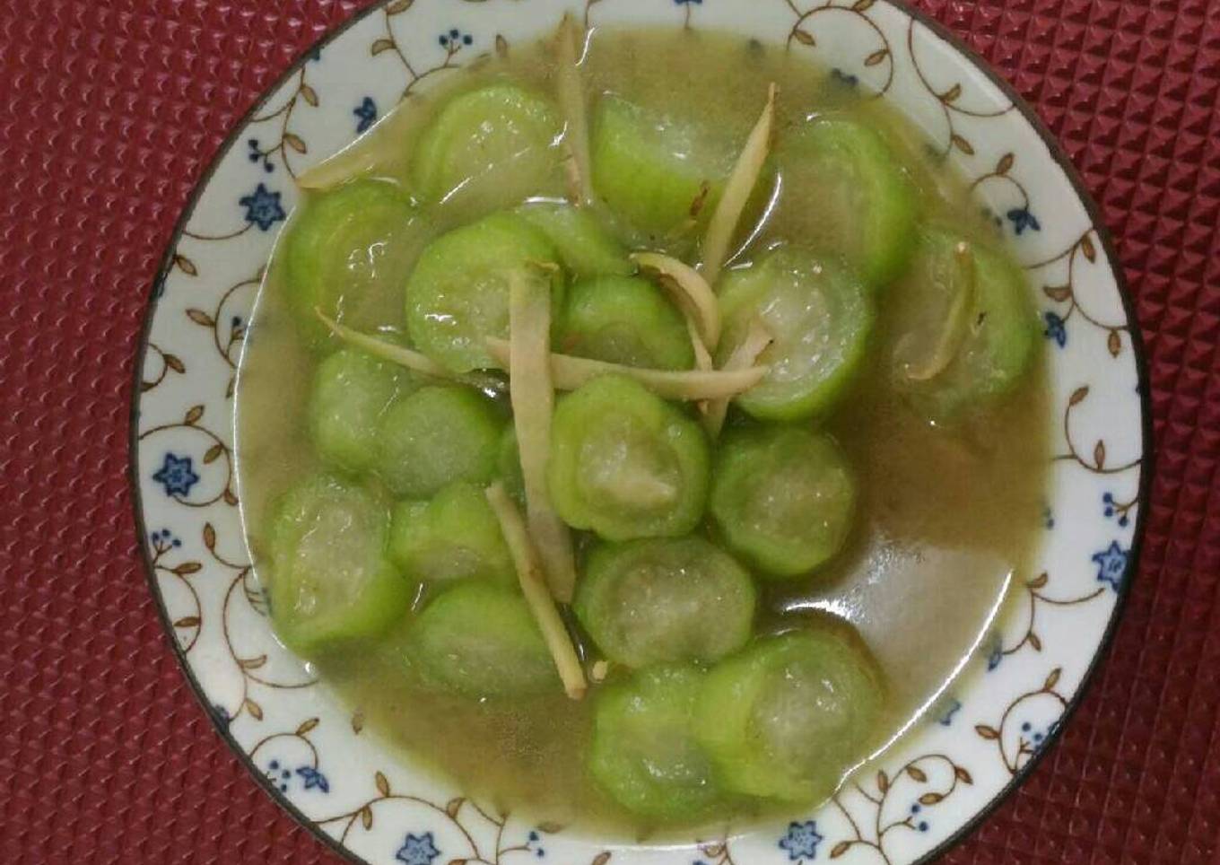 Tumis oyong (gambas)