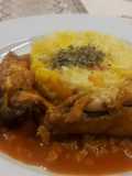 Pollo al ajillo (origen español) con risotto (origen italiano)