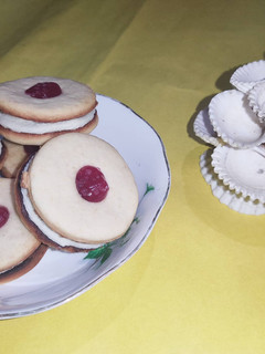 A picture of Eggless jim jam biscuit.