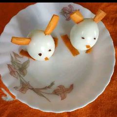 A picture of Fun with egg to make kids eat.