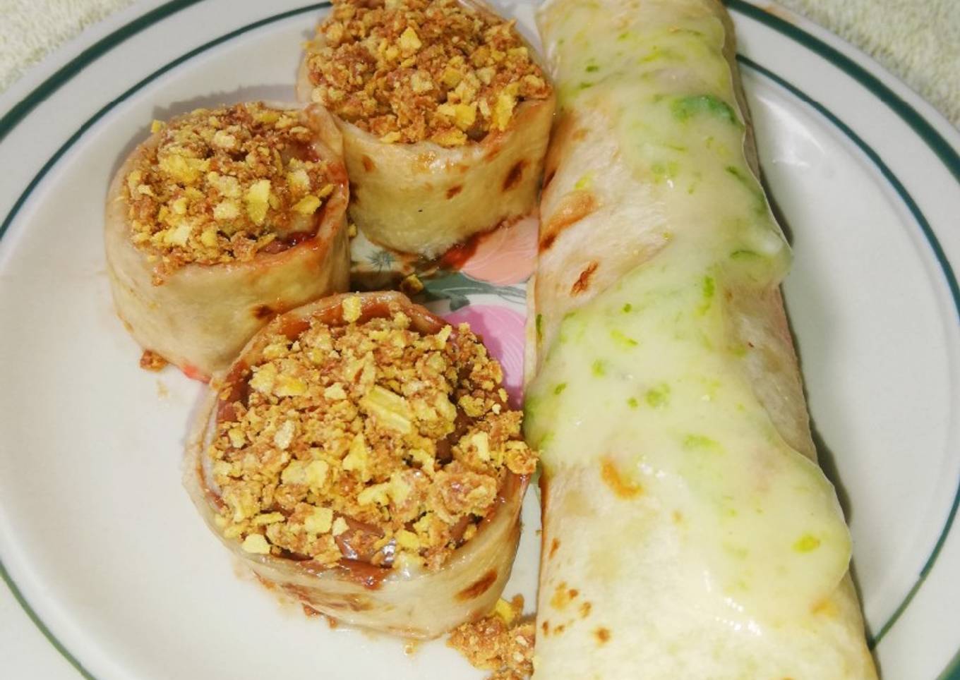 Crepe de queso crema, limón y cereza