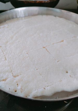 सूजी खमन (sooji khaman recipe in Hindi) रेसिपी मुख्य फोटो
