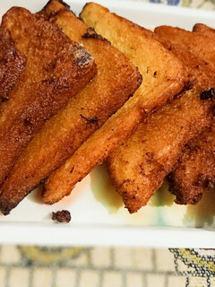 A picture of French toast.