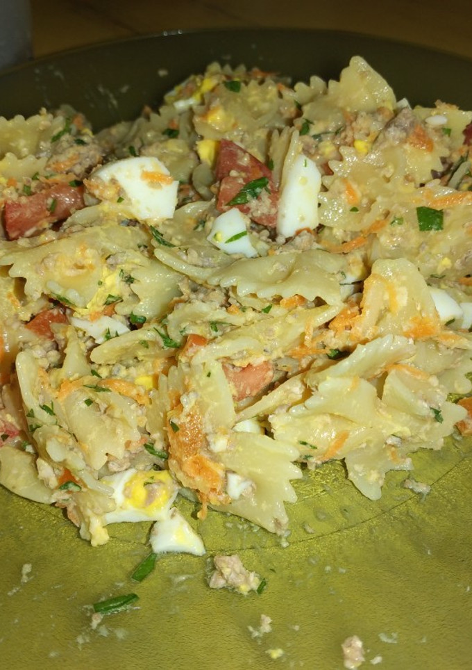 Una foto de Ensalada de pasta fría, verduras y atún