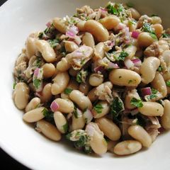 A picture of Cannellini (White Beans) & Tuna Salad.