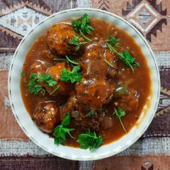 A picture of Vegetable Manchurian gravy.