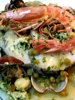 Una foto de 🦐🦐merluza en salsa verde a mi manera🦐🦐