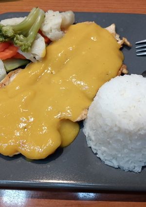 Una foto de Sabana de lomo en salsa de mango 🥭