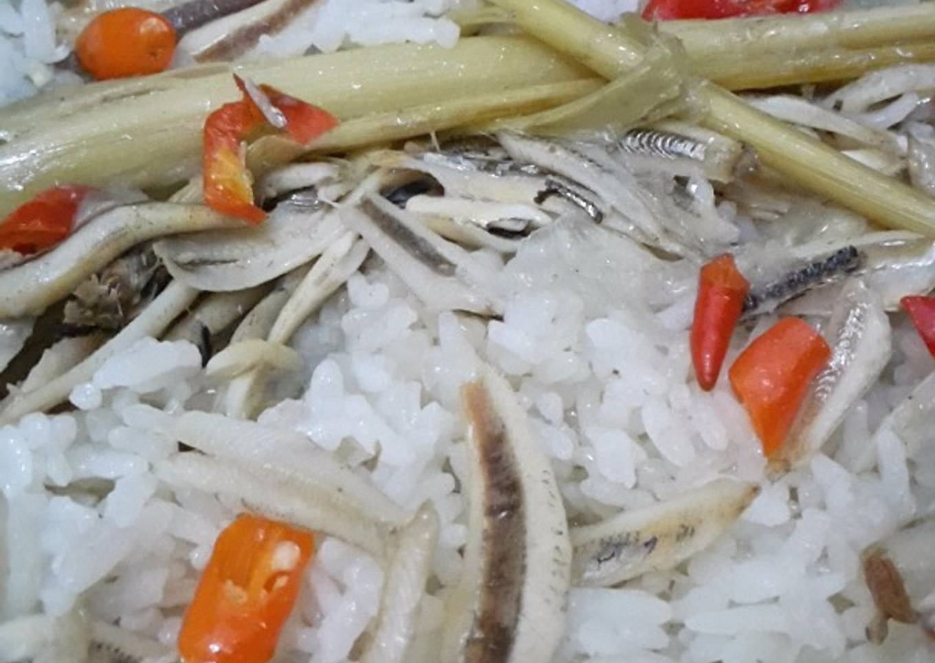 Nasi basah dengan ikan teri