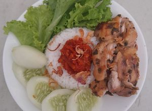Foto resep Cilantro lime chicken ala rumahan (ayam panggang daun wansui)