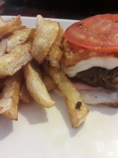 Una foto de Hamburguesa al plato