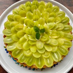 A picture of Muscat Tart.