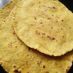 A picture of Dhapate/Maharashtrian Masala Flat Bread.
