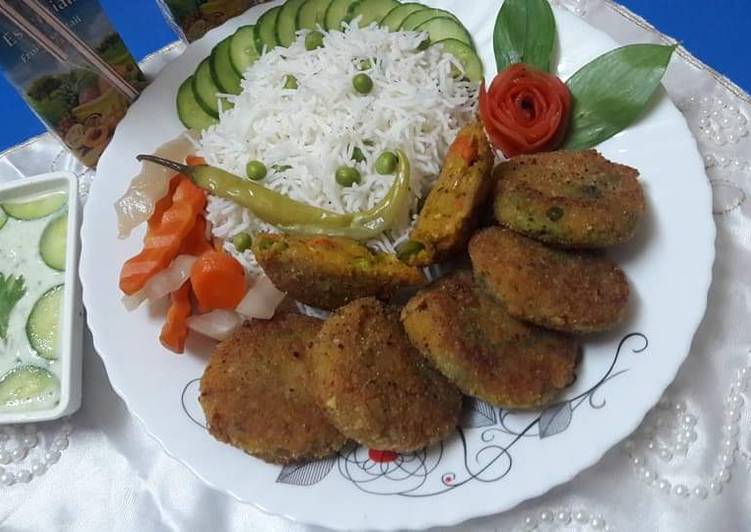 Vegetable kabab and boil matar Chawel salad raita๐