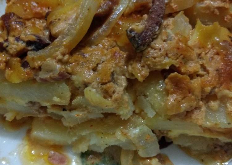 Lasaña de papa con carne y crema
