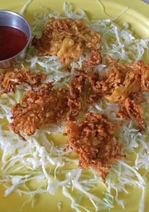 A picture of Cabbage pakori.