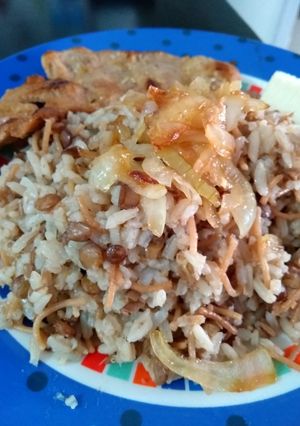 Una foto de Arroz de Palito con Lentejas y cebolla Caramelizada