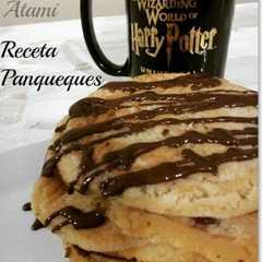 A picture of Panqueques en salsa de Chocolate.