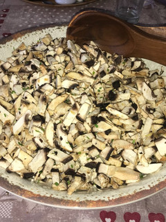 Una foto de Ensalada de champiñones crudos