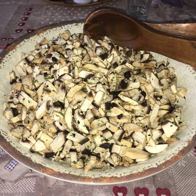 Ensalada De Champiñones Crudos Receta De Patricia Quiroga Newbery Cookpad<script async src=