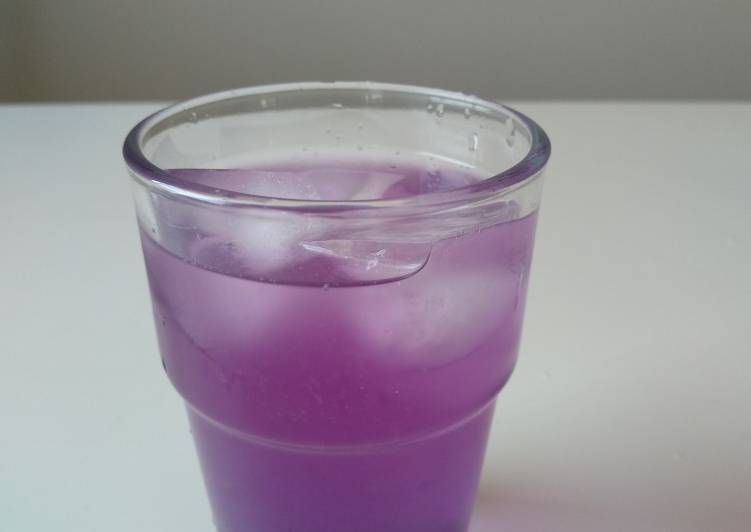 Simple Way to Make Super Quick Homemade Butterfly Pea Lemonade