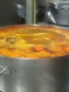 Una foto de Caldo de pescado para paella o sopas