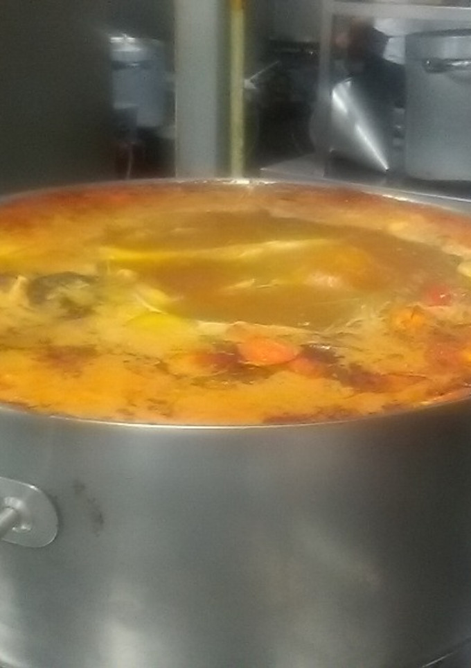 Una foto de Caldo de pescado para paella o sopas