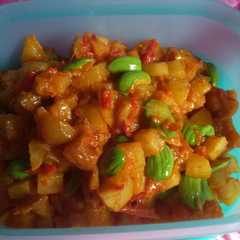 รูปของ Sambal goreng kentang