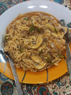عکسی از دستور نودالیت با سس گوشت