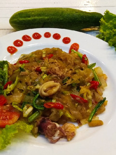 Foto resep Pad thai (kwetiau goreng seafood)