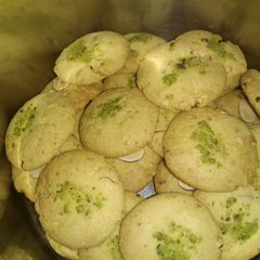 A picture of Homemade pistaciho biscuits.