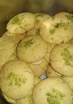 A picture of Homemade pistaciho biscuits.