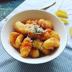 A picture of Gnocchi in Chilli tomato sauce.