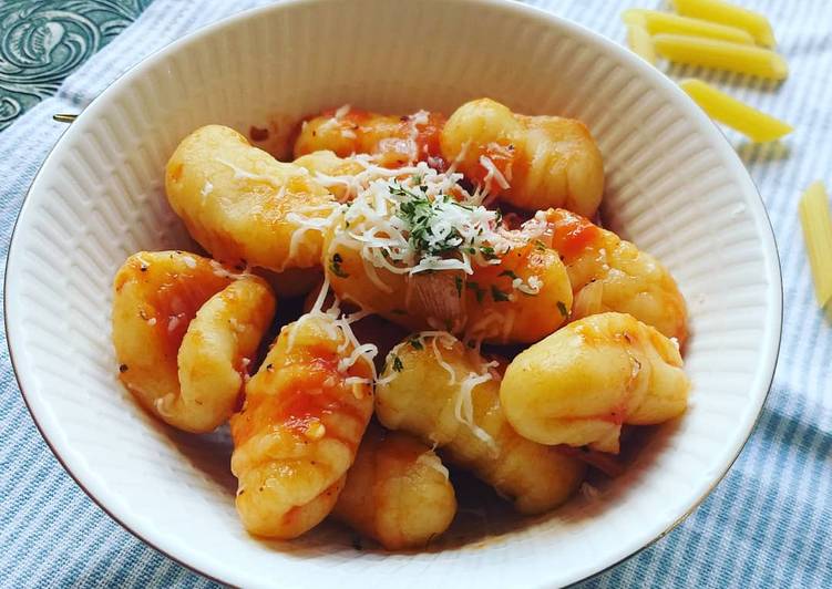 Recipe of Favorite Gnocchi in Chilli tomato sauce