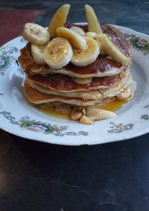 A picture of Banana pancakes.