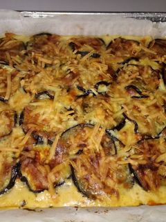 Una foto de Pastel de berenjena con jamón york y queso tierno
