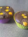 Magdalenas de chocolate con chispas de caramelo