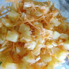 A picture of Carrot pineapple salad.