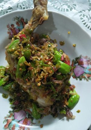 Foto resep Ayam goreng sambal rawit ijo pete