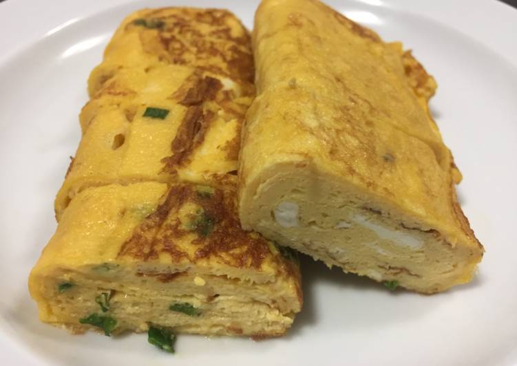 Recipe of Quick Japanese Omelet (Egg Roll)